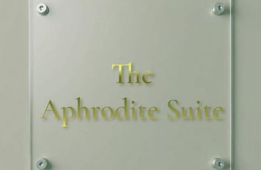 luxury double en suite hotel room in Hull