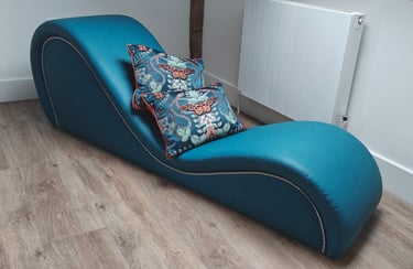 TantriXofa handmade sex sofa chaise lounge UK tantrachair