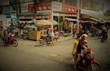 "What a Child Sees" in Ho Chi Minh City, Vietnam Nikon D5100 24mm ISO-800 f/3.8 1/800 sec
