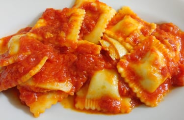 Ravioli tradiționali sarde preparați artizanal la agriturismo Agrisole, aproape de Olbia și Arzachen