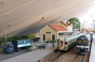 Gare d'un réseau de trains miniature