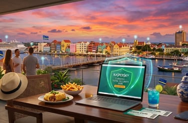 Casas de colores de Willemstad desde terraza con cóctel azul y seguridad de Kaspersky Curazao.