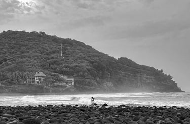 black and white shot of el zonte beach