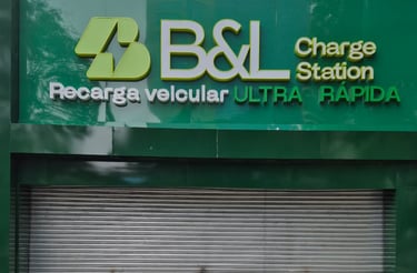 Etação de carregamento rápido para veículos elétricos em Belo Horizonte.