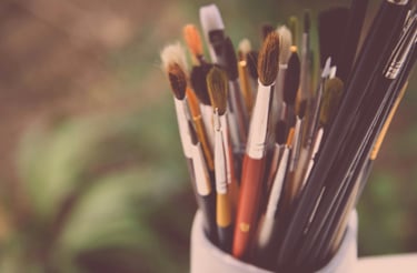 Pot de pinceau image cours de dessin