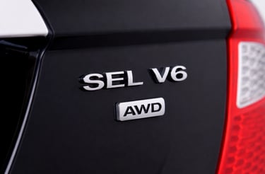 Emblema SEL V6 AWD do Ford Fusion 2012 V6 destacando sedan de luxo com motor 243 cv