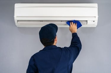 Men cleaning aircondition