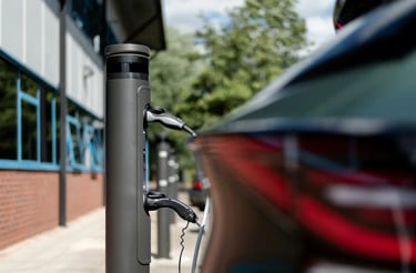 Installation d’une borne de recharge pour véhicule électrique par JLS Électrique sur la Rive-Sud