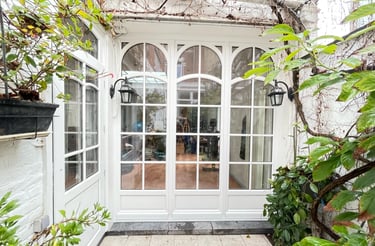 Porte fenêtre en bois blanc