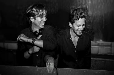 Thibault et Arnaud - Dj et percussion performance musicale live pour événements haut de gamme paris