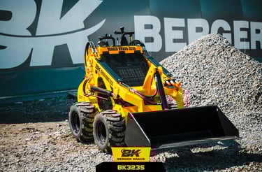 Mini krautuvas BK 323S džoistikai naujas