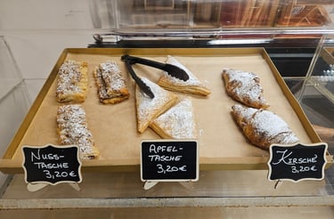 Leckere Süßigkeiten in Ihrem Cafe in Konstanz