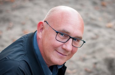 Porträt von Frank Wüst, professioneller Fotograf aus Berlin, spezialisiert auf Unternehmensfotografie, Businessporträts und T