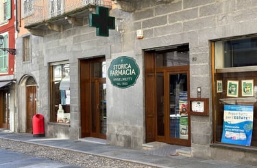 ingresso farmacia varallo