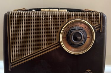 KB Vintage Radio Handbag Radio