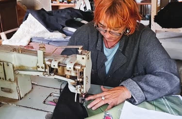 Sonia et sa machine à coudre