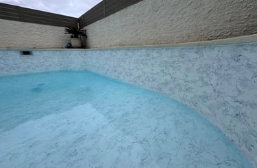 Kolam Jacuzzi minimalis dengan air hangat