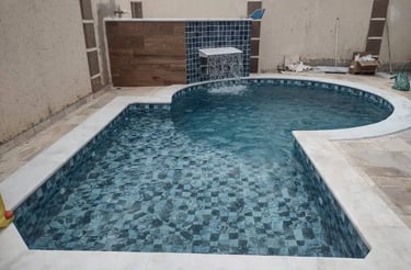 Kolam Jacuzzi minimalis dengan air hangat