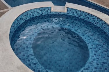 Kolam Jacuzzi minimalis dengan air hangat