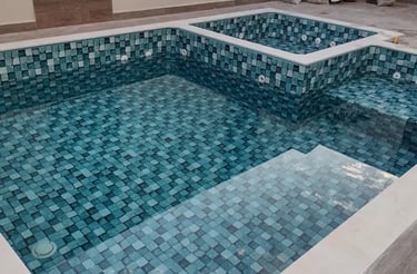 Kolam Jacuzzi minimalis dengan air hangat