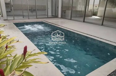 Tampilan rumah mewah dengan kolam renang yang estetis, menunjukkan peningkatan nilai properti.