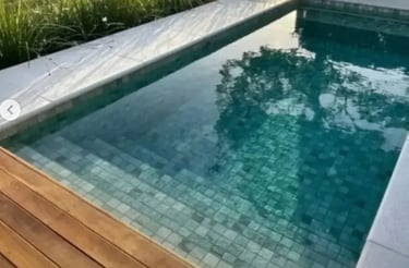 Kolam Jacuzzi minimalis dengan air hangat