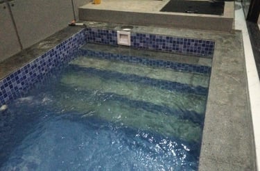 Kolam Jacuzzi minimalis dengan air hangat
