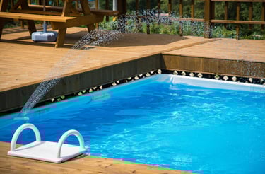 Kolam Jacuzzi minimalis dengan air hangat