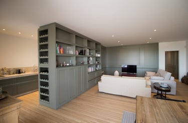 Giulia Sbrogiò | designer - cucina - living room- arredamento d'interni su misura- boiserie -cucina su misura