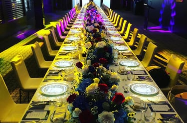 Table projection mapping projecting dynamic interactive visuals, creating unique dining experiences.