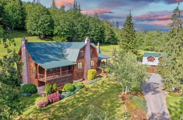 Real Estate Drone Photographer in Snohomish County takes aerial exterior photos for a better view.