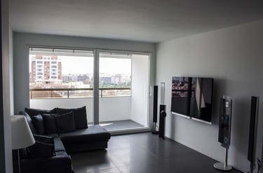 Elevable de 2 hojas en color blanco.