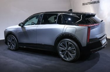 ds-no7-suv-traseira-design-moderno-luzes-led