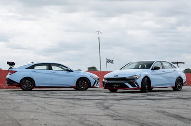 Hyundai Elantra N TCR com 286 cv pronto para a pista em versão dupla com design esportivo