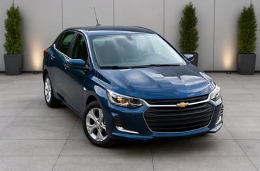Chevrolet Onix Premier azul em ambiente de showroom externo neutro sem placa dianteira