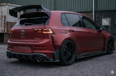 traseira do Golf GTI Monster renderizado com visual agressivo e inspiração no GR Yaris