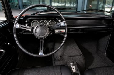 Painel e volante do BMW 1602e, protótipo elétrico desenvolvido em 1972