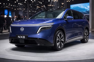 Nissan NX8 azul em salão de automóveis com design moderno e tecnologia elétrica avançada