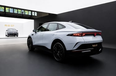 Traseira do Volkswagen ID. Unyx 07 durante apresentação do novo elétrico na China.