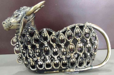 "Handcrafted brass sitting bull sculpture with detailed filigree pattern-Export-oriented"