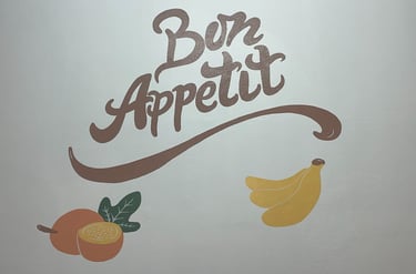 Peinture murale décorative pour la salle destinée aux repas dans une crèche