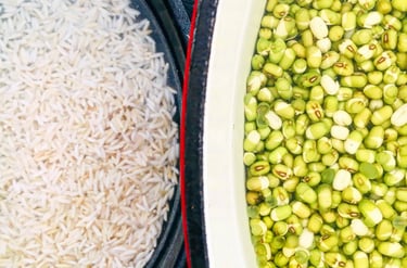 Kitcheri plat typique de l'Ayurveda à base de riz et de haricots mungo