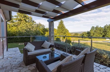 bellevue nebraska concrete patio with beautiful scenery; 98004, 98005, 98006, 98007, and 98008