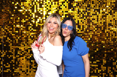 photobooth-toronto-gold-backdrop