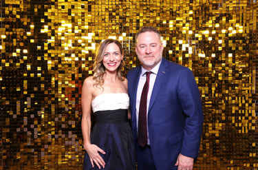 photobooth-toronto-gold-backdrop