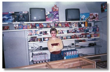 Pavel Povar em uma loja Dendy em 1995