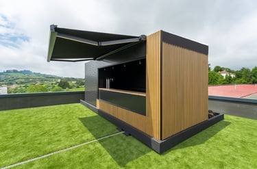 Módulo de construcción modular para uso comercial instalado en azotea con apertura frontal