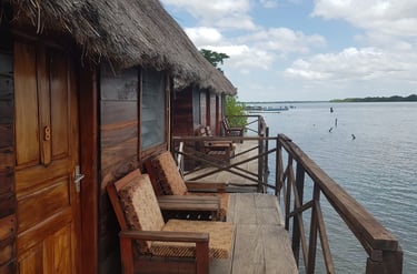 Bintang Bolong Lodge aan het water bij Bintang Village