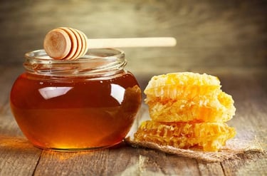 Propriétés communes du miel naturel - purifiant, énergisant, cicatrisant - Bienfaits Sunnah