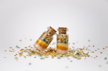 Amuletos de salud y bienestar hecho a mano con sales, plantas y minerales